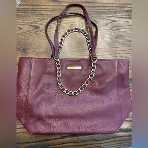 Michael Kors shoulder purse with gold chains in excellent condition